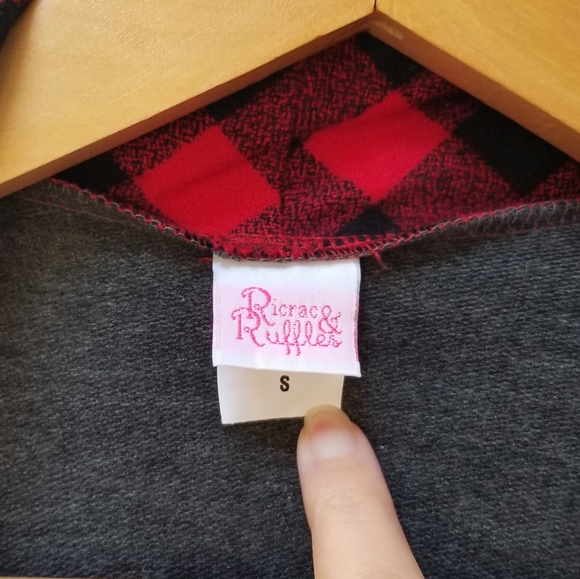 NWT Women's Ricrac & and Ruffles Buffalo Plaid cardigan sweater Small - Picture 2 of 3